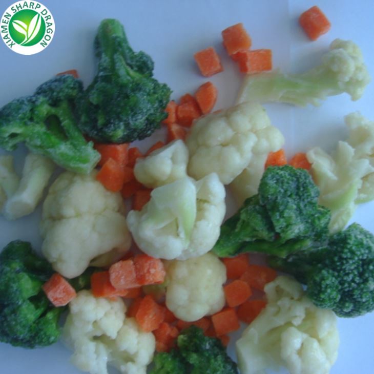 Broccoli cauliflower and carrot cuts at different sizes